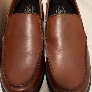 Bass Mens shoes - brown- size 8 NEW